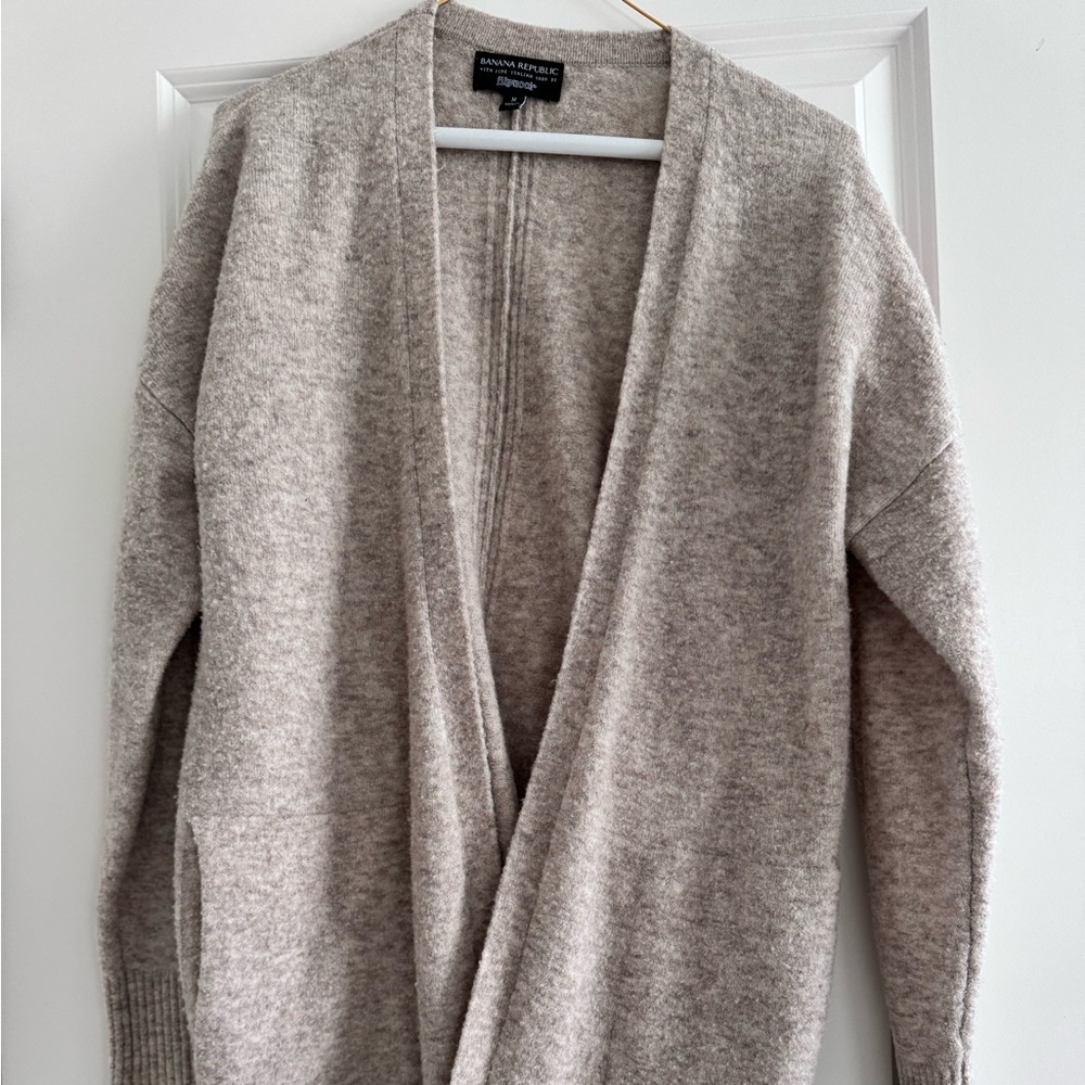 Beige Banana Republic Cardigan - Fine Italian Yarn